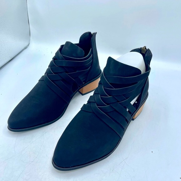 BRAND NEW MESH SHOES WITH ZIPPER IN BACK - Picture 3 of 14